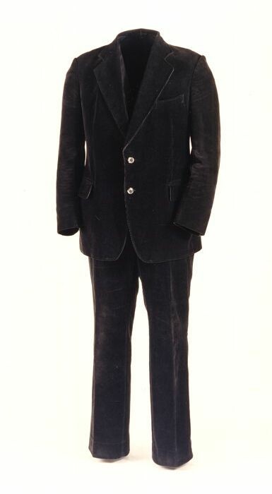 werkelijk Verstelbaar Baars Collectiestuk: Herenkostuum bestaande uit zwarte corduroy broek en colbert,  André van der Louw (1933-2005) | Museum Rotterdam