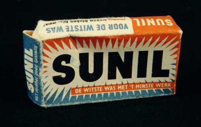 Collectiestuk: rechthoekig "Sunil" wasmiddel, veelkleurig | Museum Rotterdam