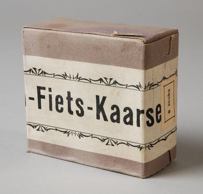 Nacht na school politicus Collectiestuk: Fietskaarsen van "HEMA" in originele kartonnen verpakking |  Museum Rotterdam