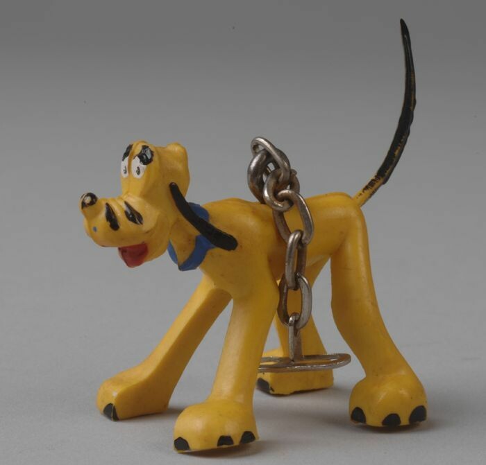 Forensische geneeskunde emmer Vijandig Collectiestuk: Sleutelhanger met miniatuur 'Pluto', de hond van 'Mickey  Mouse' | Museum Rotterdam