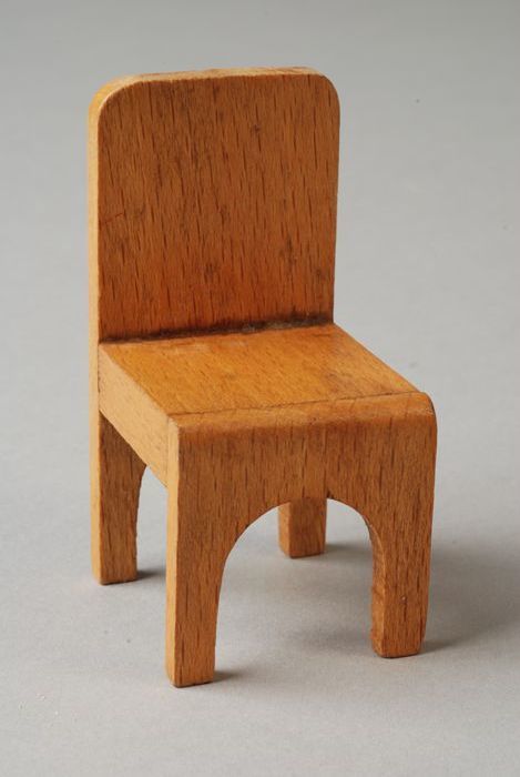 Ongewijzigd Smash leeuwerik Collectiestuk: Rechte, houten stoel, meubilair uit poppenhuis 82754 |  Museum Rotterdam