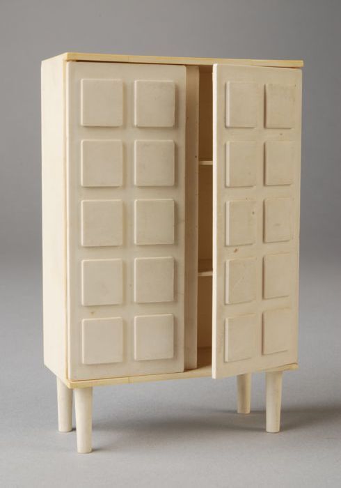 Mand bellen dynastie Collectiestuk: Witte plastic kast, onderdeel van de inrichting van  poppenhuis 82754 | Museum Rotterdam