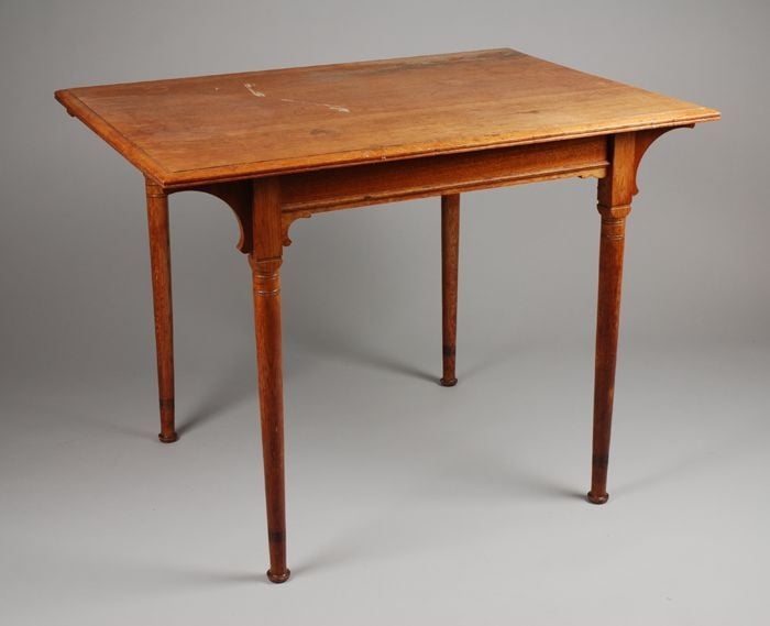 Collectiestuk: Eikenhouten Nouveau tafel | Museum