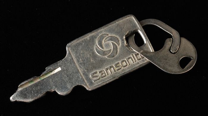 Land van staatsburgerschap heerlijkheid mechanisch Collectiestuk: Sleutel voor Samsonite koffer, attachékoffer | Museum  Rotterdam
