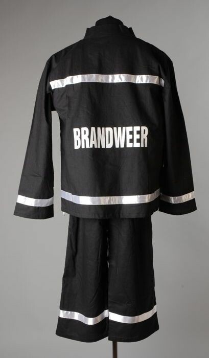 Kan worden berekend beneden commando Collectiestuk: Zwart kinder-brandweerpak | Museum Rotterdam