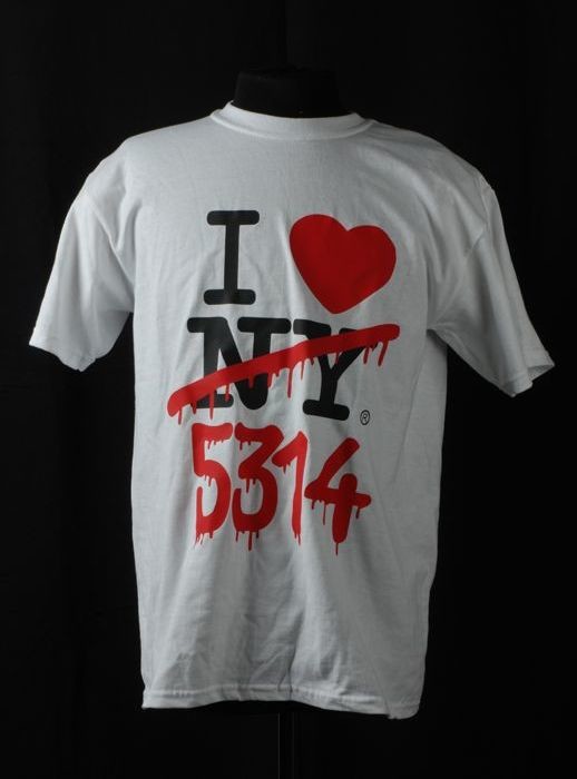 negatief Productief Uitlijnen Collectiestuk: Wit t-shirt met opdruk in rode en zwarte letters "I -hartje-  NY (doorgestreept) 5314" | Museum Rotterdam