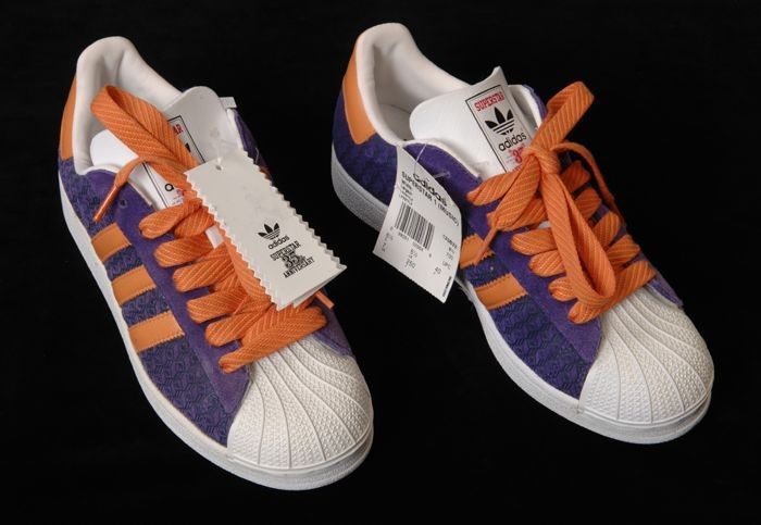 Collectiestuk: Paar Adidas sportschoenen, paars, oranje | Museum